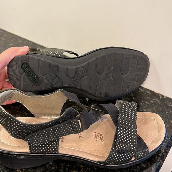 Reikers Remonte Women’s Soft Black Polka Dot Flat Sandal Reanne 57 Strap. - Picture 8 of 9